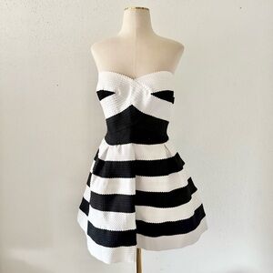 CHARLOTTE RUSSE Strapless Sweetheart Black/White A-Line Mini Dress Women's Large